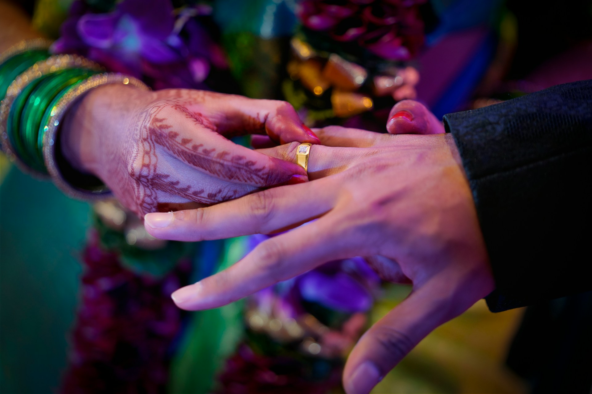Close-up of wife and husband's hands in Indian wedding ceremony, representing the BC case of Jaura v. Jaura, where a marriage was annulled due to duress.