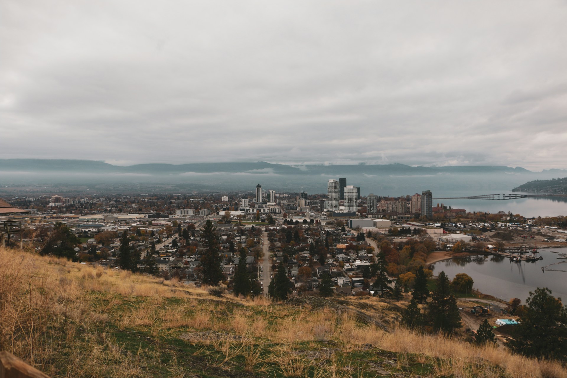 Cityscape view of Kelowna, British Columbia, representing the Supreme Court of Canada's decision parental relocation and mobility in Barendregt v. Grebliunas.